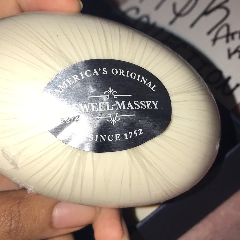 CASWELL - MASSEY - Picture 4 of 6